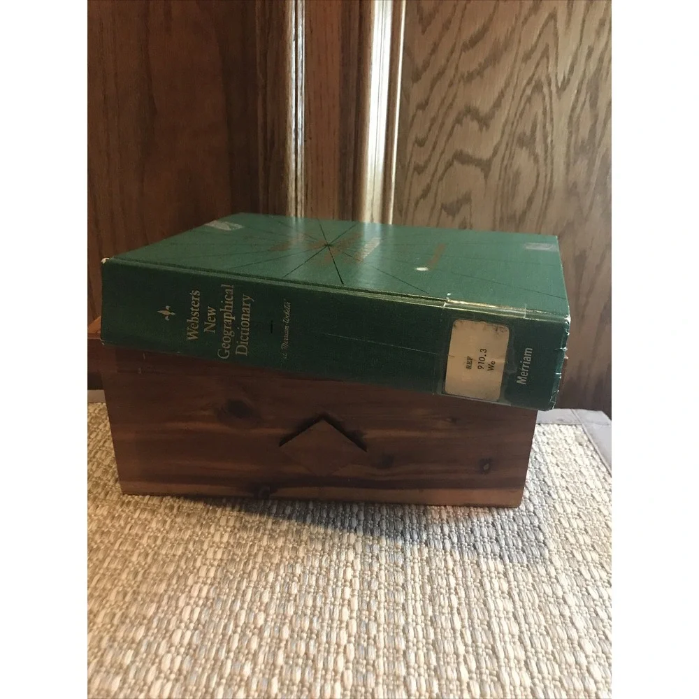 Websters New Geographical Dictionary A Merriam‎ Webster Vintage Book